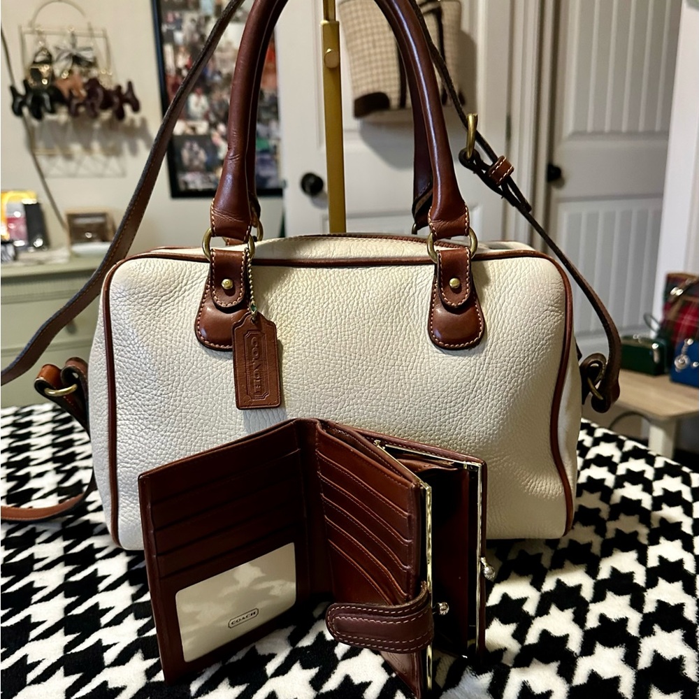 VTG Coach Sheridan Collection Wilmington satchel and kiss lock wallet set - Picture 3 of 11